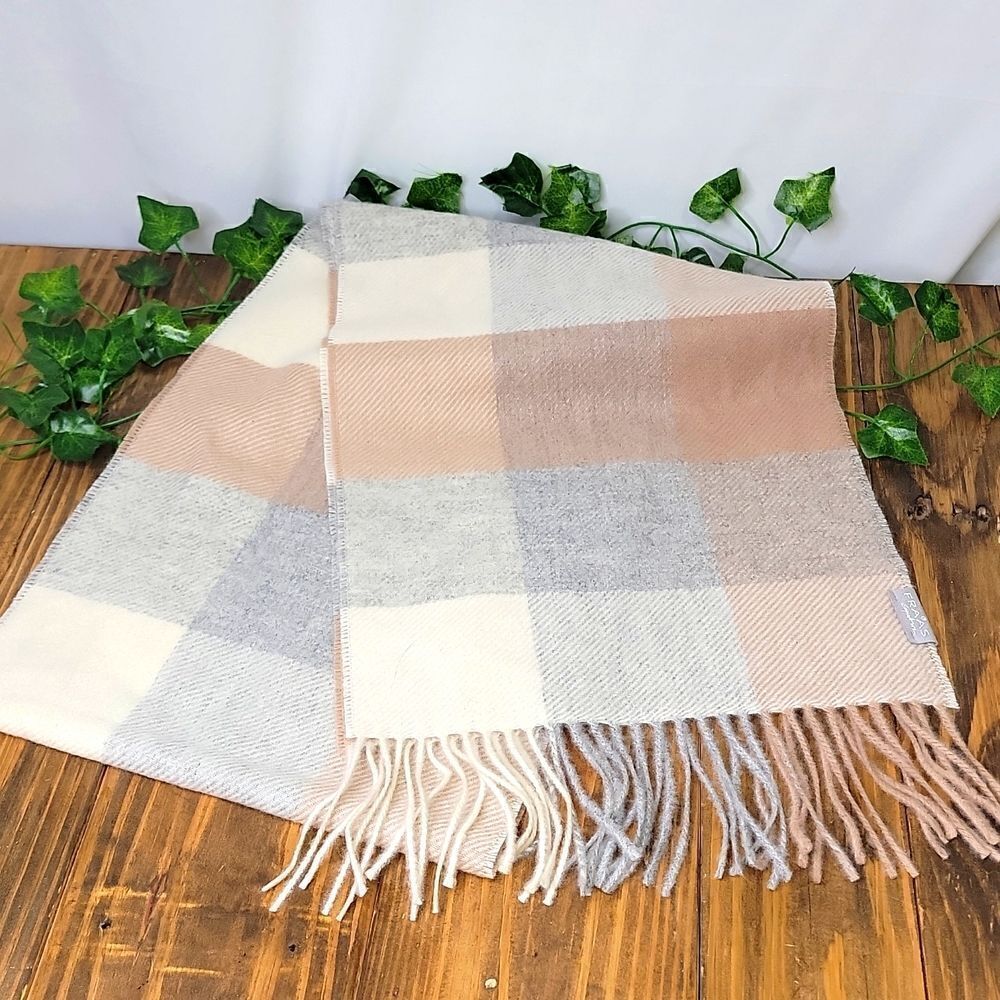 Fraas. The scarf company. Cashmere. Gorgeous. Soft. EUC